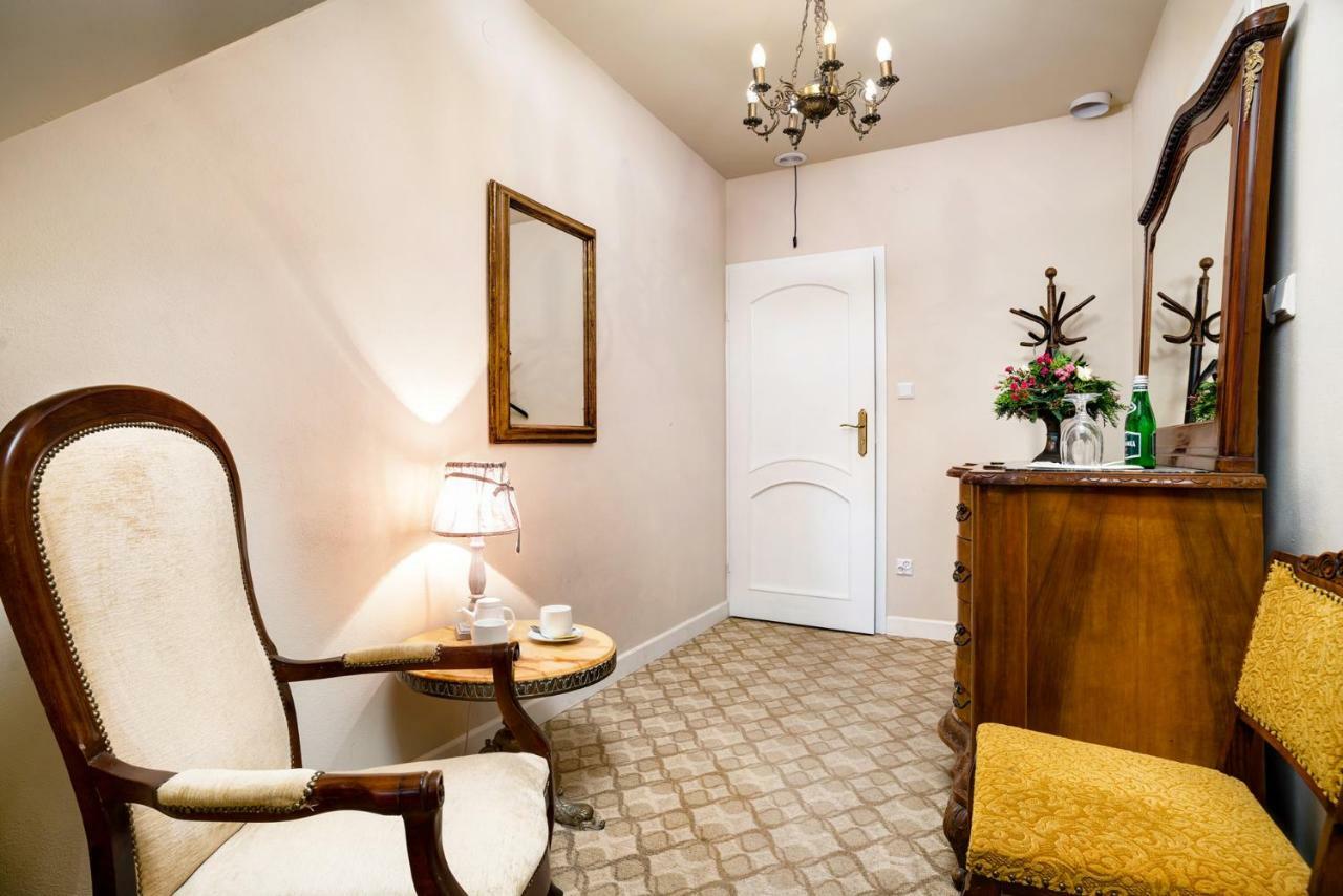 Bed and Breakfast Dwor Osmolice Bialki Dolne Esterno foto